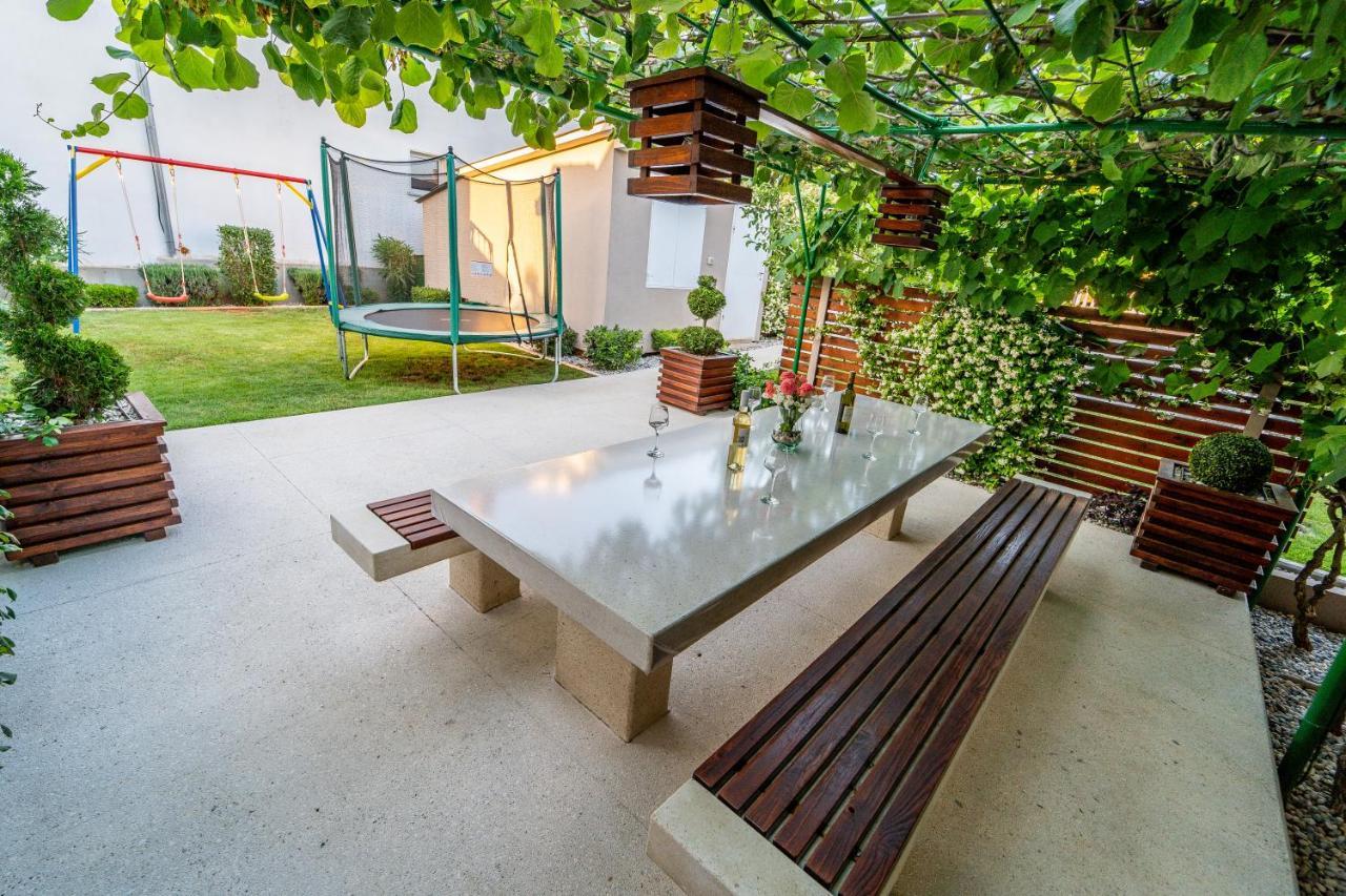 Apartment Suncica Пула Екстериор снимка