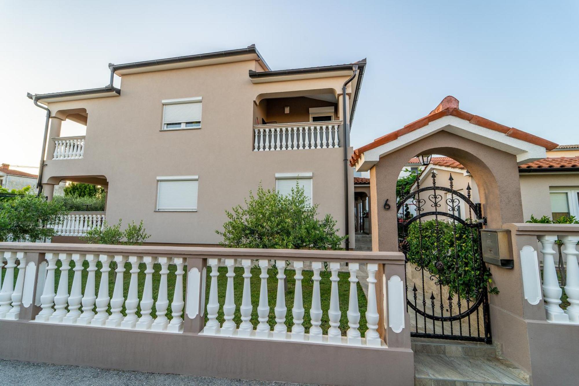 Apartment Suncica Пула Екстериор снимка