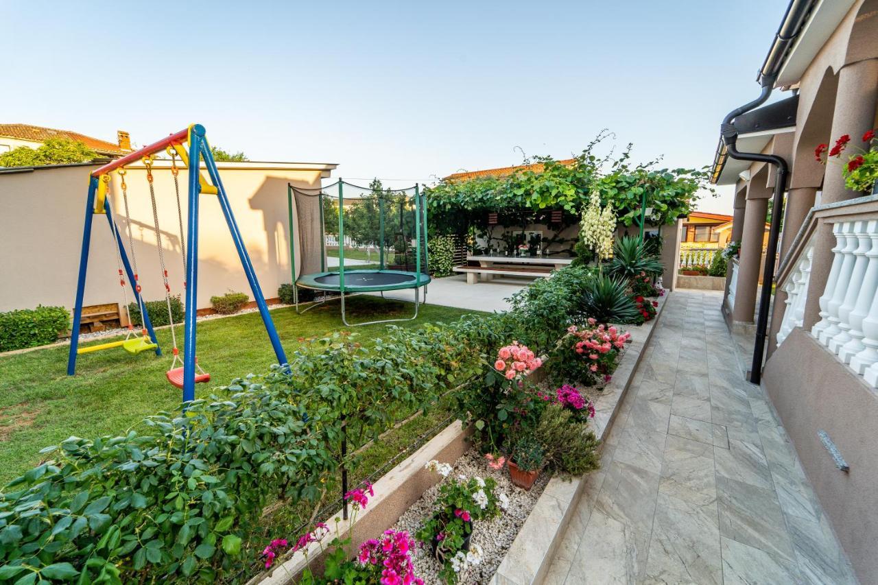 Apartment Suncica Пула Екстериор снимка