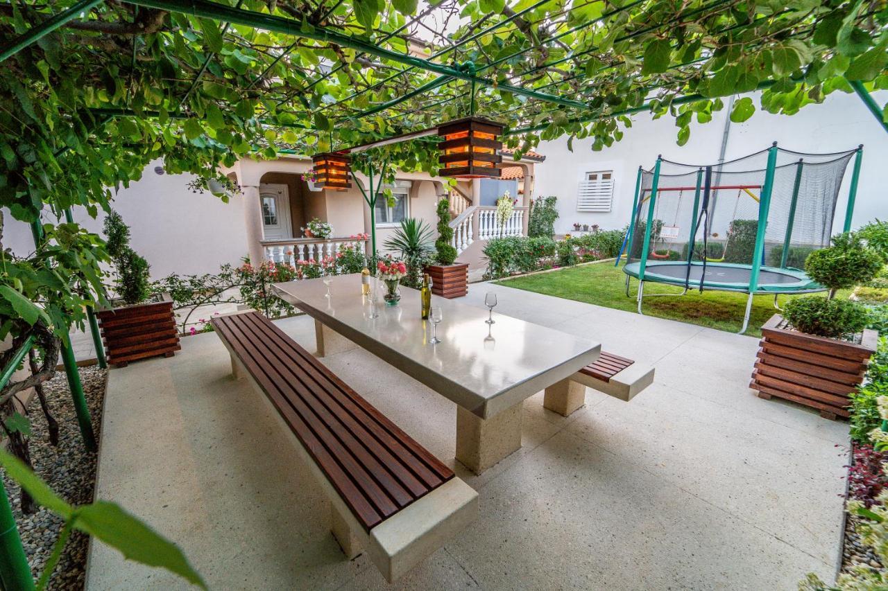 Apartment Suncica Пула Екстериор снимка