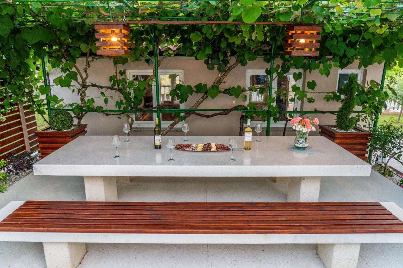 Apartment Suncica Пула Екстериор снимка