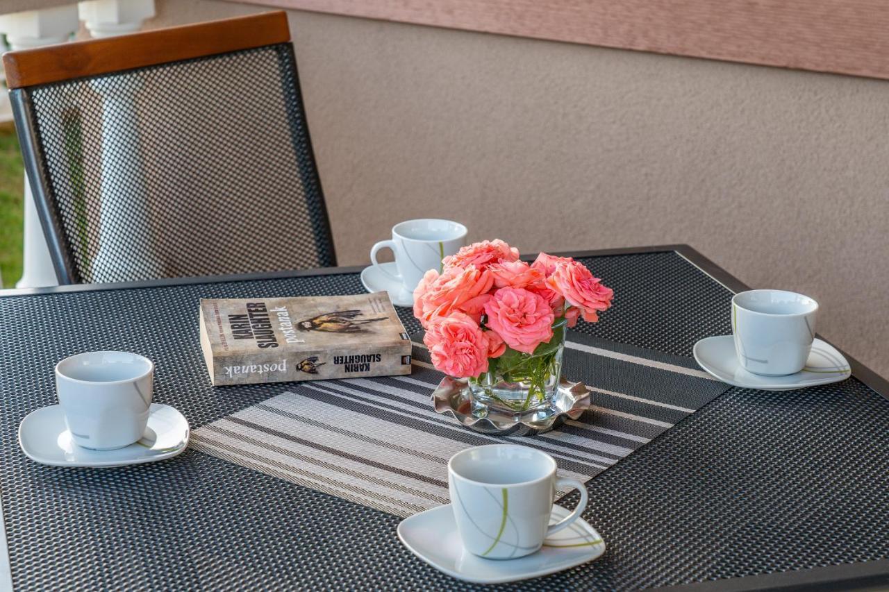 Apartment Suncica Пула Екстериор снимка