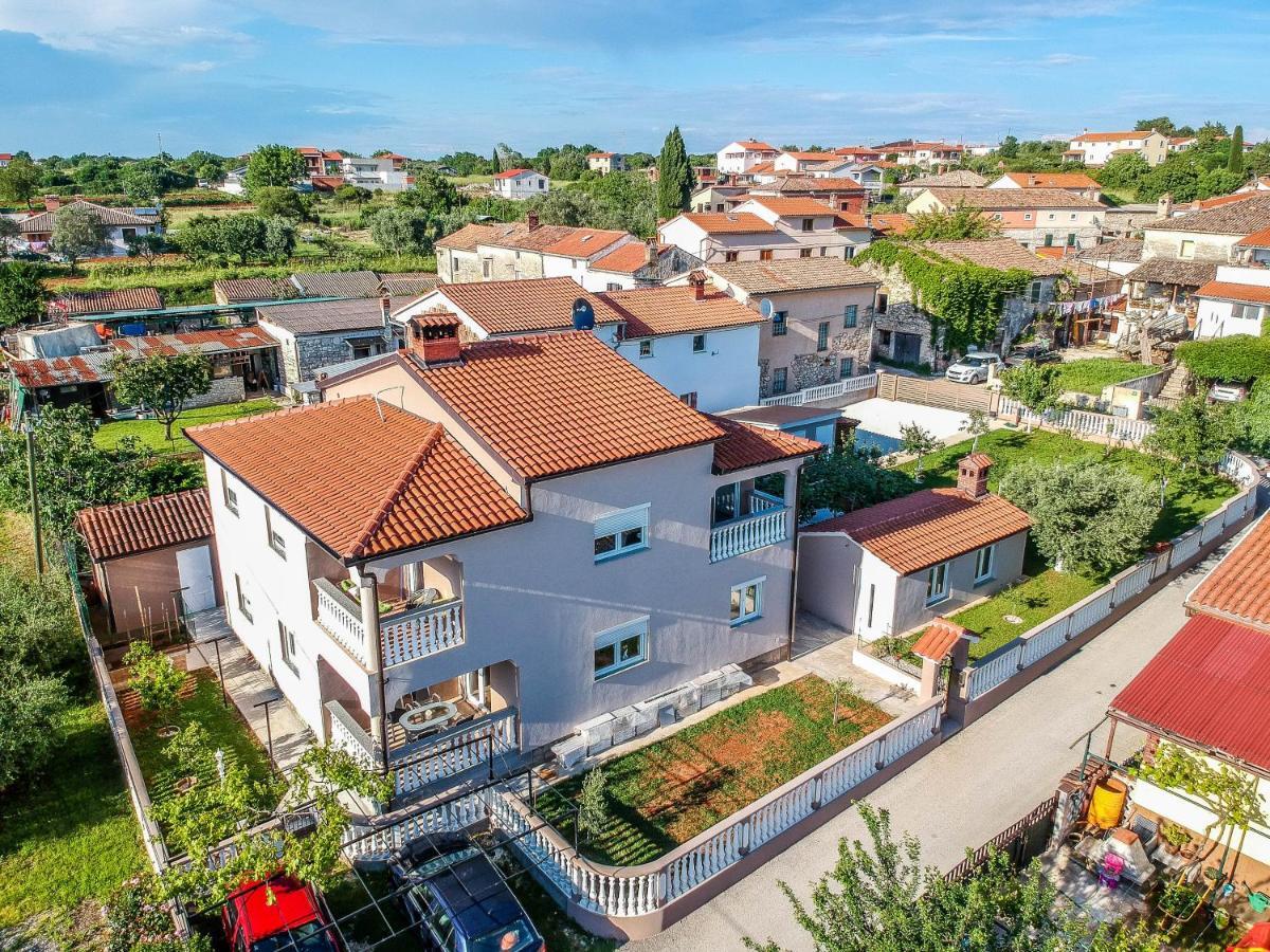 Apartment Suncica Пула Екстериор снимка