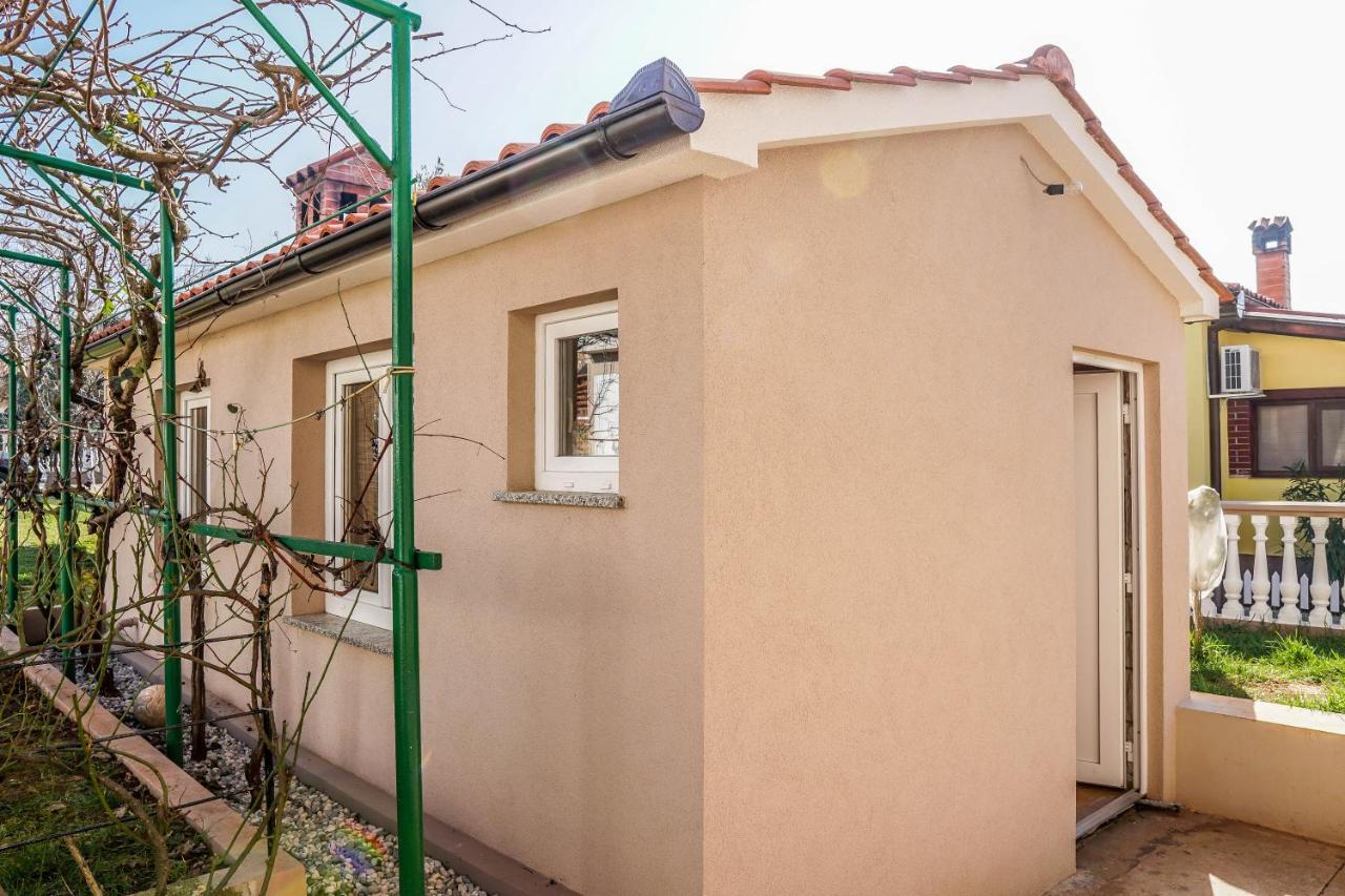 Apartment Suncica Пула Екстериор снимка