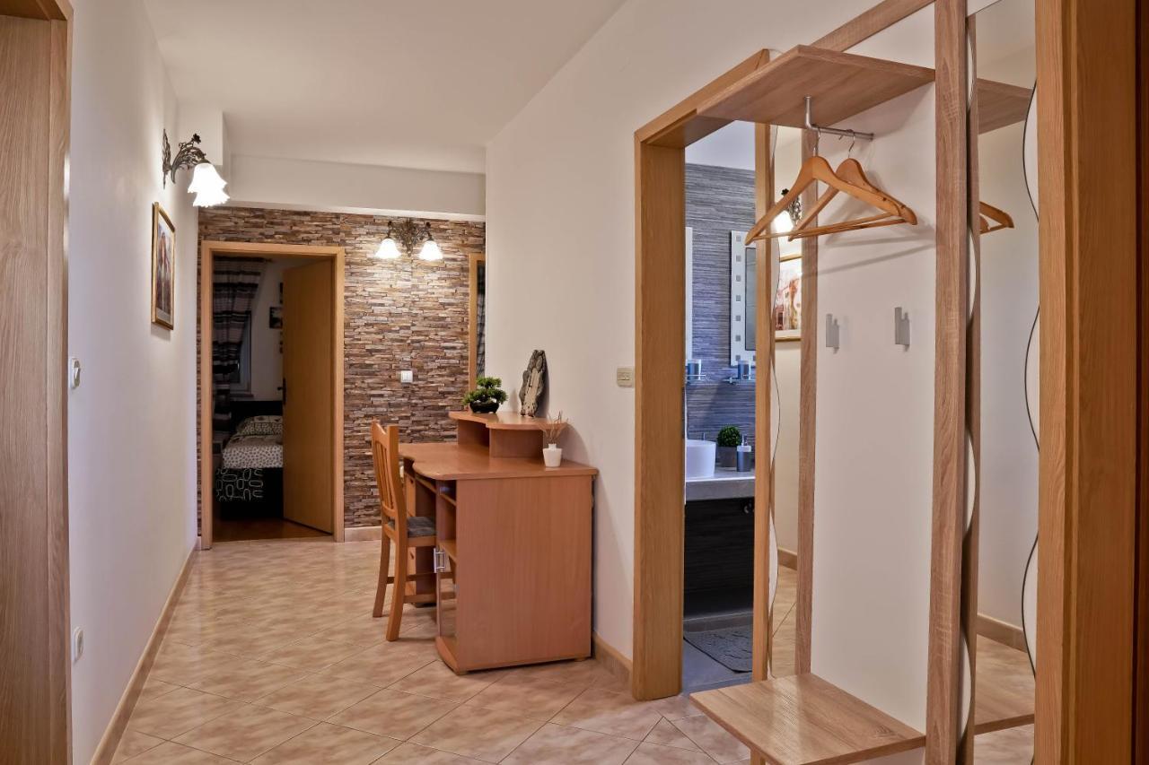 Apartment Suncica Пула Екстериор снимка