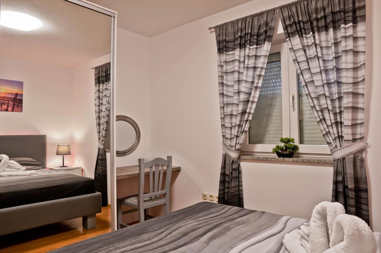 Apartment Suncica Пула Екстериор снимка