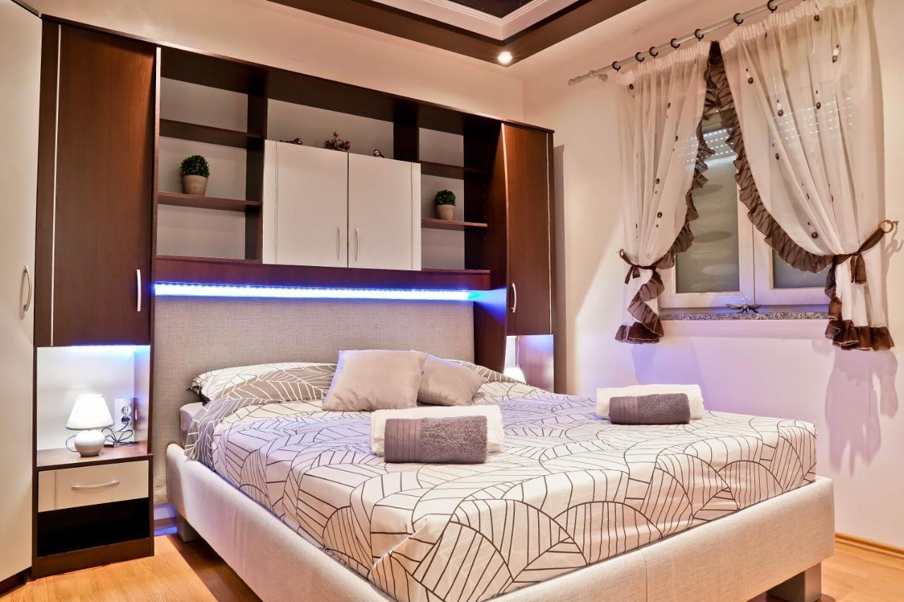 Apartment Suncica Пула Екстериор снимка