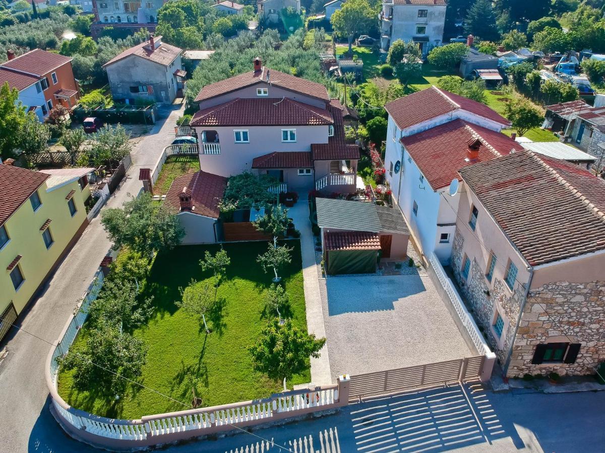 Apartment Suncica Пула Екстериор снимка